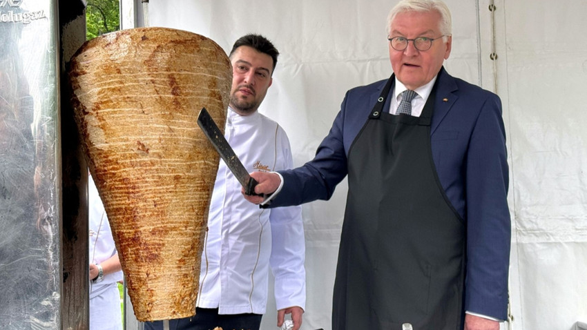 Almanya Cumhurbaşkanı Steinmeier İstanbul ziyaretinde döner kesti