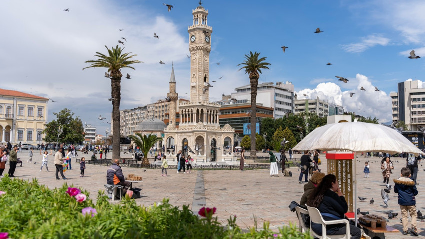 İzmir'de duyulan patlama seslerinin nedeni belli oldu