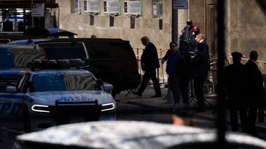 Donald Trump, 22 Nisan'da Manhattan'da gerçekleşen davanın ardından mahkemeden ayrılırken (Fotoğraf: Maansi Srivastava/The New York Times)