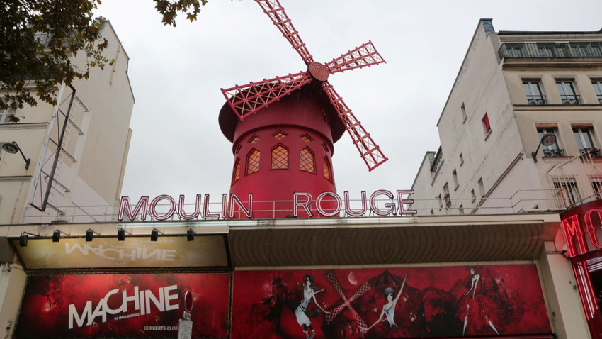 NYT yazdı: Tarihi Moulin Rouge'un yel değirmeninin kanatları düştü