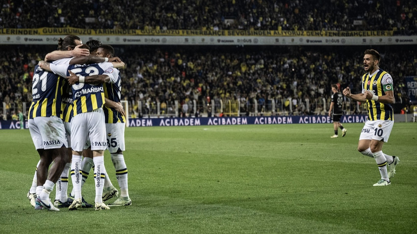 Beşiktaş derbisini kazanan Fenerbahçe şampiyonluk umutlarını sürdürdü