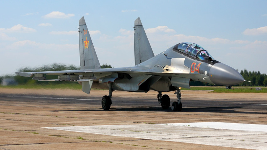 Kazakistan hava kuvvetlerine ait Sukhoi Su-30SM marka jet avcı uçağı. 2018.