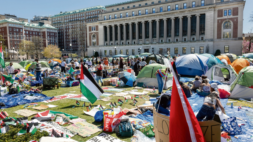 Polis tarafından dağıtılmadan önce Columbia Üniversitesi’nde kurulan destek çadırları bu haldeydi.