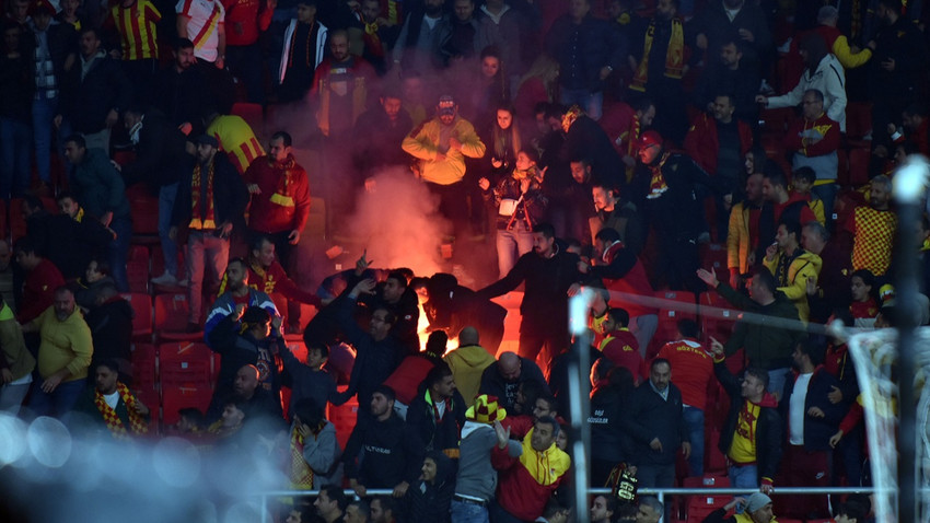 Göztepe-Altay derbisinde tribüne fişek atan sanığa 15 yıl hapis