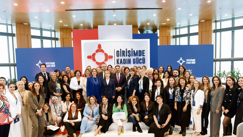 Girişimde Kadın Gücü projesinin yeni dönemi öncesi bu yolculuktan geçen örnek hikayelerin anlatıldığı bir de panel düzenlendi.