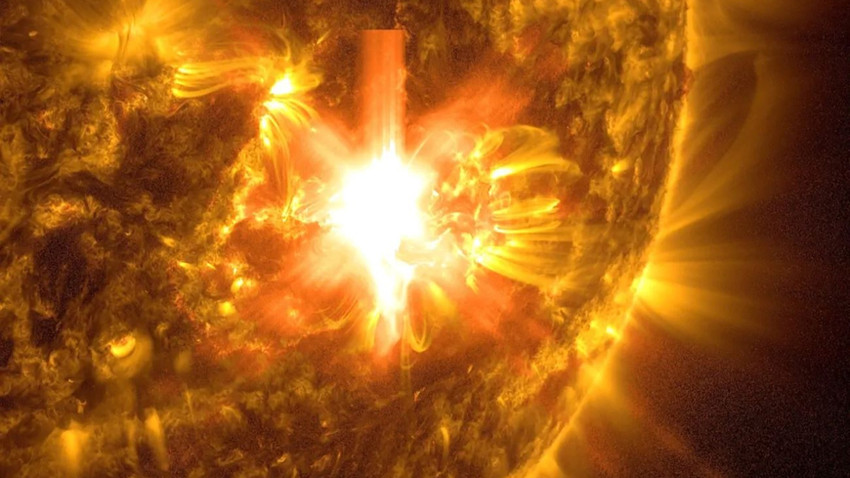 NASA'nın Güneş Dinamikleri Gözlemevi, 10 Mayıs 2024 Cuma günü gerçekleşen güneş patlamasının görüntüsünü yakaladı.(NASA/SDO via The New York Times)