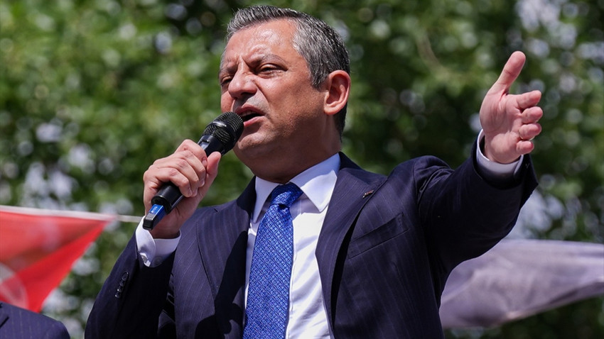 Özgür Özel: Bu kafanın yaptığı müfredattan hiçbir şey olmaz