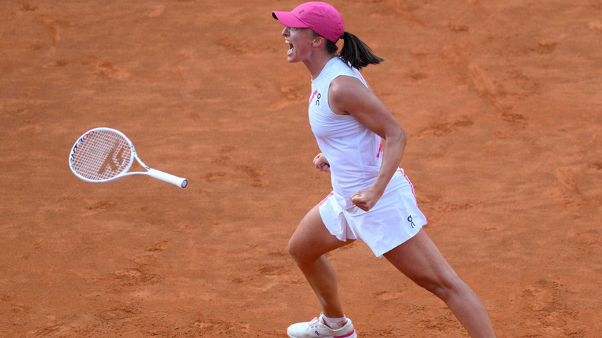 Roland Garros'ta Swiatek, üst üste 3. kez şampiyonluk için korta çıkacak