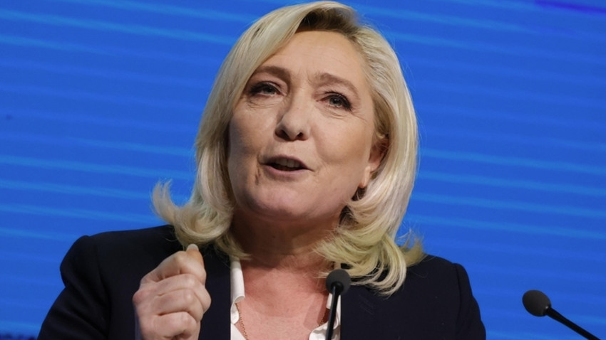 Aşırı sağcı lider Le Pen, Macron'u Fransa'yı Rusya ile savaşa sürüklemekle suçladı