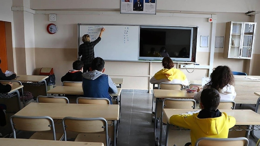 Eğitim programları yeni müfredatı inceledi: En fazla sadeleştirme Atatürk ile ilgili konularda