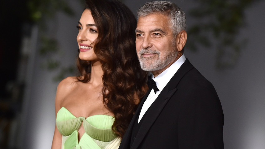 George Clooney UCM ile çalışan eşi için Biden’ı aradı
