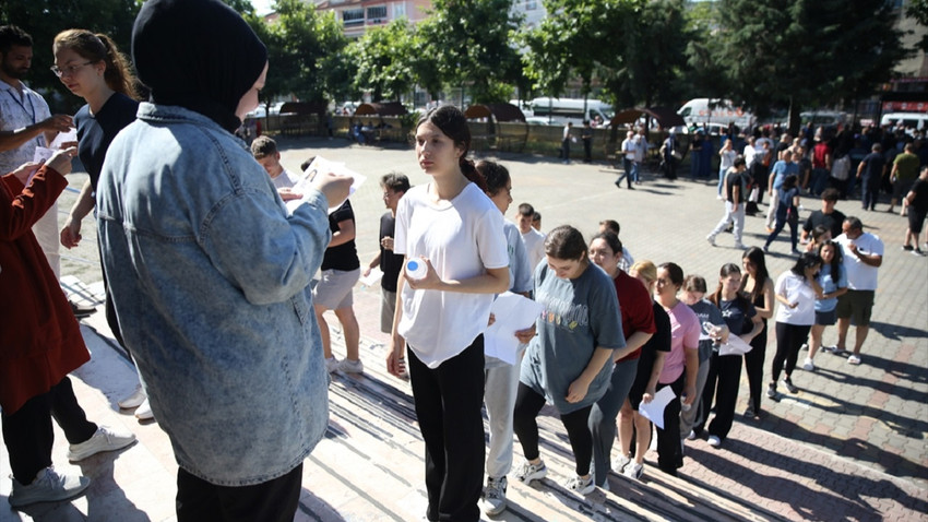 YKS'nin ilk oturumu TYT başladı