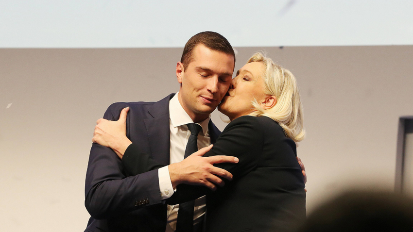 28 yaşında Macron'a yenilgi yaşatan Jordan Bardella kimdir?