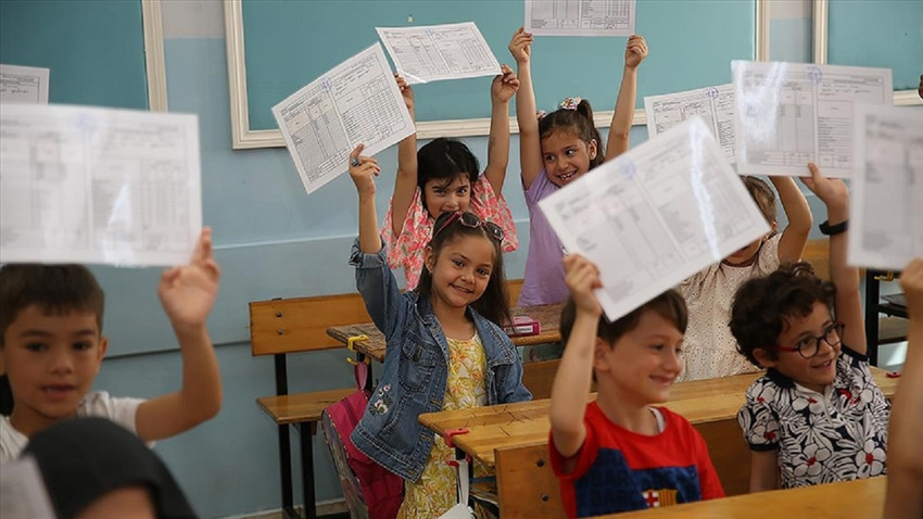 20 milyonu aşkın öğrenci yarın karne heyecanı yaşayacak