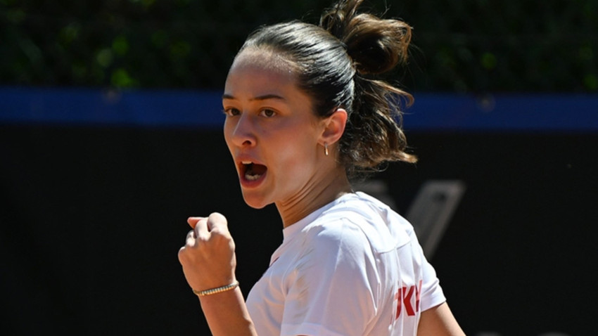 Zeynep Sönmez Wimbledon'da bir engeli daha aştı, son tura kaldı