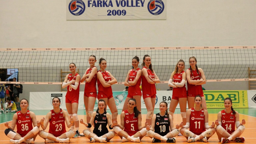 18 Yaş Altı Kadın Milli Voleybol Takımı Balkan Şampiyonası'nda finalde