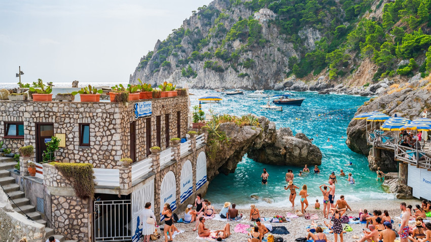 İtalya'nın Capri Adası'na turist girişleri durduruldu