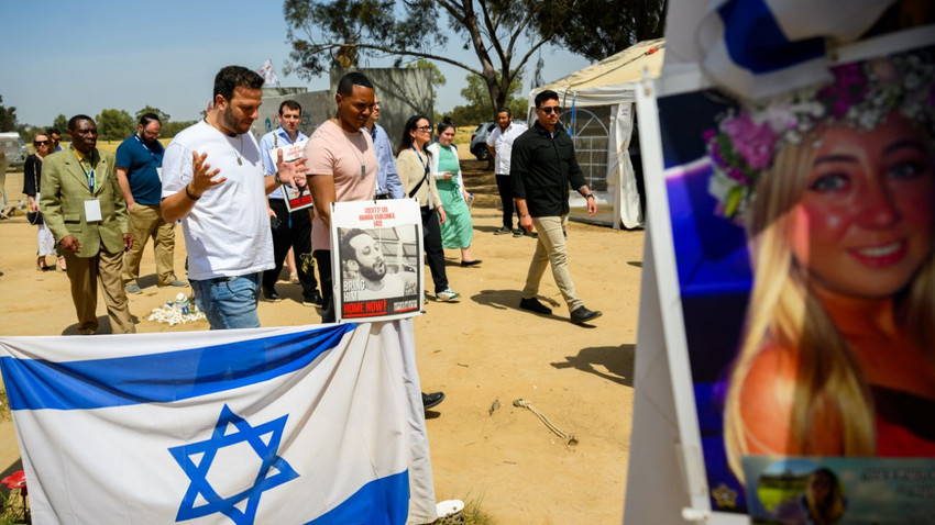 Hamas’ın saldırdığı Supernova müzik festivali sahasını gezen ABD’li bir senatör - Getty Images