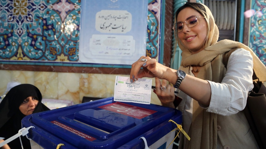 İran'da 18 saat süren oy kullanma süreci sona erdi