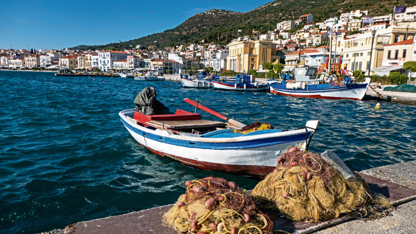 Sisam adası, Kuşadası’ndan 90 dakika.