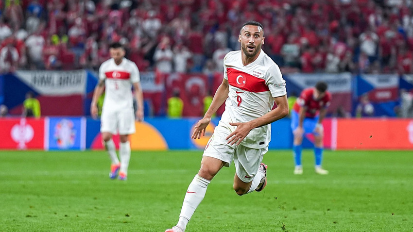 Fenerbahçe, Cenk Tosun'u açıkladı