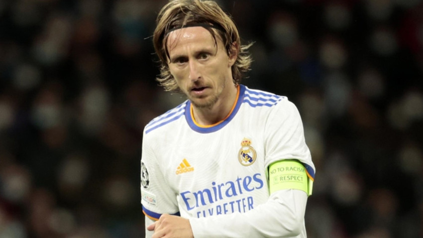 Luka Modric Real Madrid'le sözleşmesini uzattı