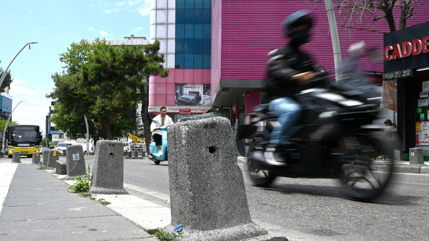 Beton bariyerler ölüm tuzağına dönüşüyor