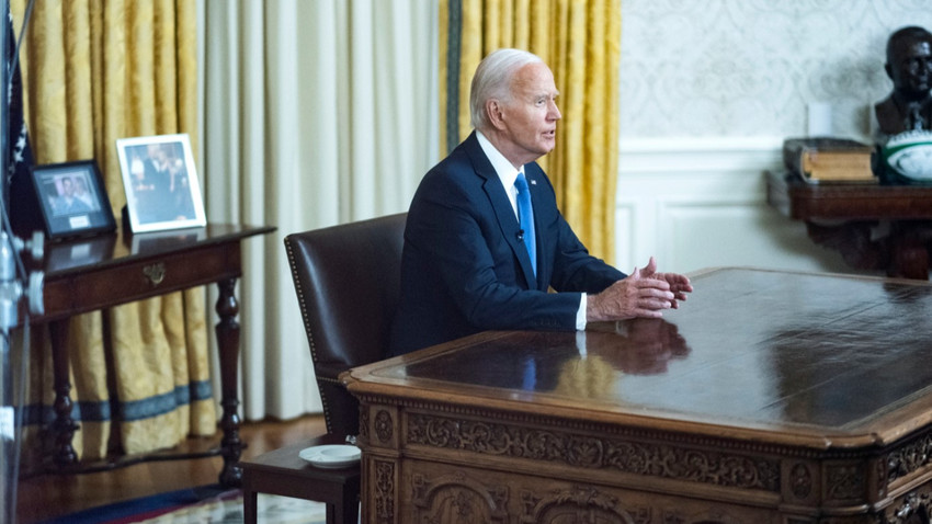 Başkan Joe Biden Beyaz Saray'ın Oval Ofisi'nden ulusa sesleniyor, 24 Temmuz 2024. (Fotoğraf: Pete Marovich/The New York Times)