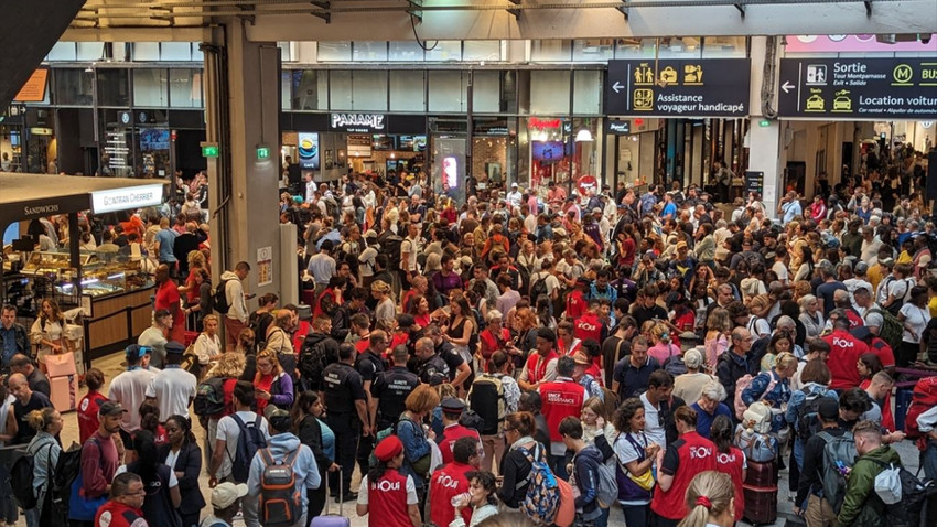 Paris Olimpiyatları öncesi sabotaj: Tren hattı kundaklandı, havalimanı boşaltıldı