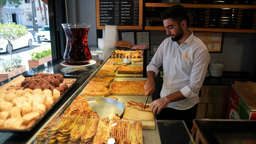 İstanbul'da her 10 kişiden biri güne börek yiyerek başlıyor