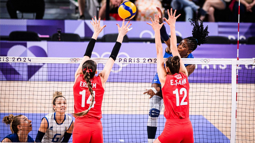 Filenin Sultanları grubu 2. sırada tamamladı: İtalya'ya 3-0 mağlup oldu