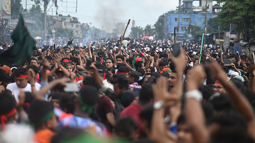 Protestolarda Bangladeş Başbakanı'nın partisinden 21 kişi öldü