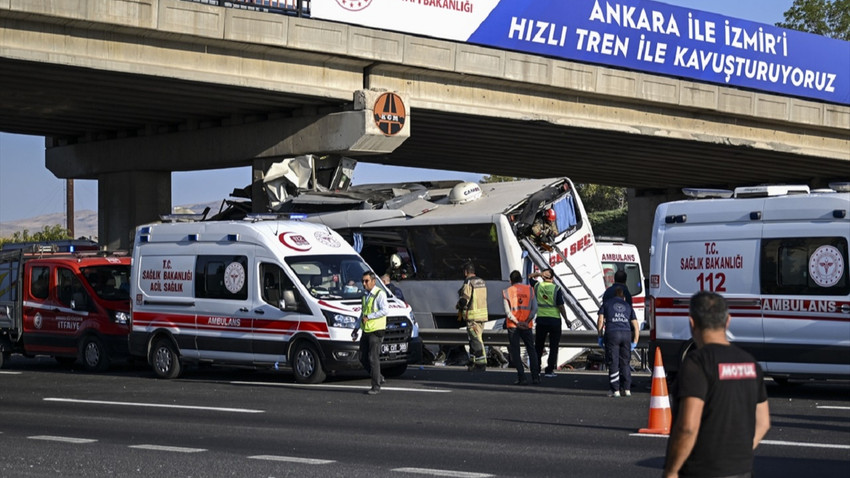 Ankara'da yolcu otobüsü köprü ayağına çarptı: 9 kişi öldü, 26 kişi yaralandı