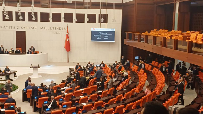 TBMM'de sandalye dağılımı değişti