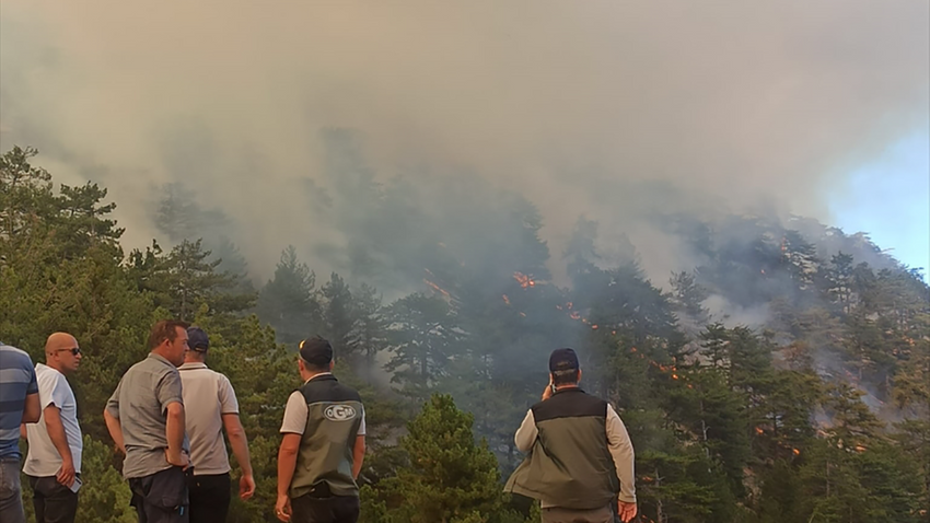 Bolu Valisi Erkan Kılıç: Yangın şu anda tam kontrol altına alınamadı