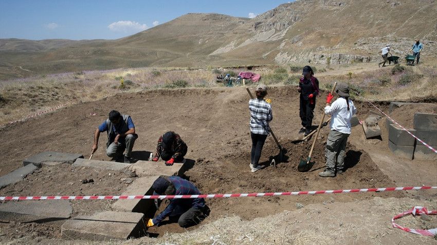 2 bin 300 rakımda inşa edildi: Bitlis'teki Urartu kalesinde yeni buluntular ortaya çıkarıldı
