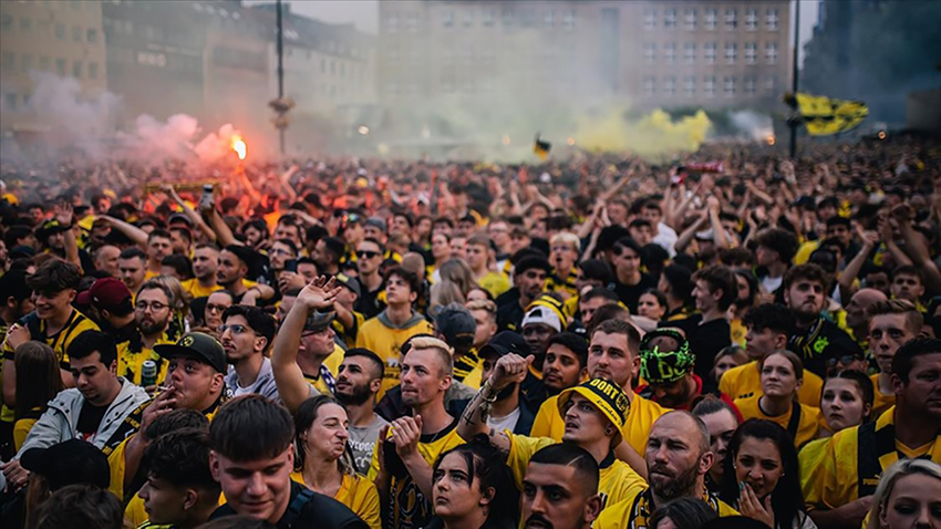 Borussia Dortmund taraftarı Rheinmetall'ı protestoya hazırlanıyor: Silah üreticisi sponsor istemiyoruz