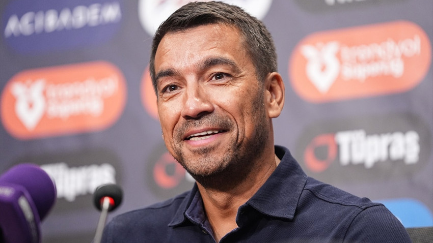 Giovanni van Bronckhorst: Zevk aldığımız futbolu sahaya yansıtmak ve avantajlı bir skorla dönmek istiyoruz