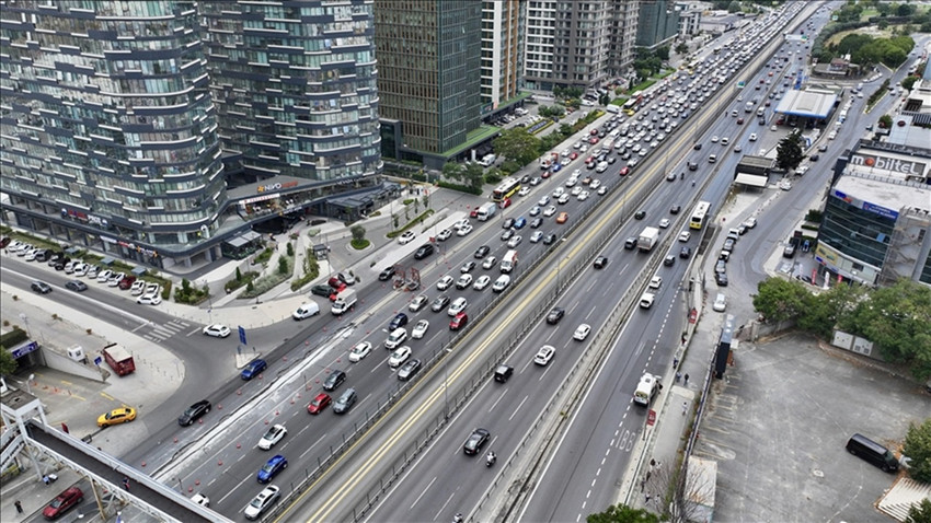 Yenibosna D100 ve yan yollar tek yönlü trafiğe kapanıyor