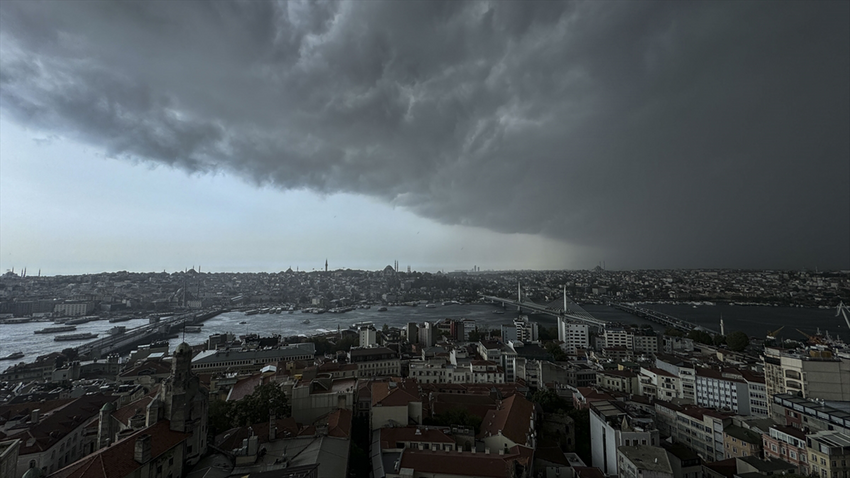 İstanbul'da sağanak etkili oluyor