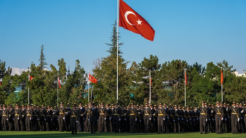 MSB'den teğmenlere ilişkin açıklama: İsnat edilen suç planlı bir disiplinsizlik yapmaktır