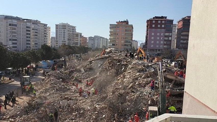 150 kişiye mezar olan Palmiye Sitesi'nin müteahhidi: Yıkılan bloklar fay hattı üzerine denk gelmiş