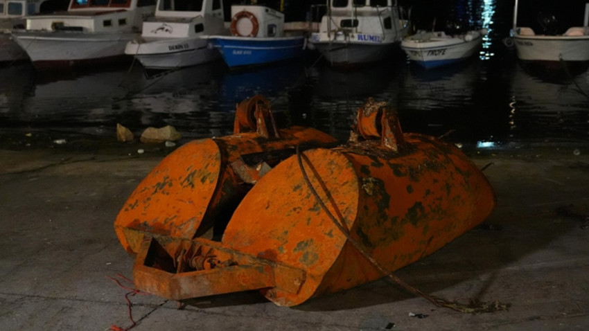 Arnavutköy açıklarında patlayıcı madde olduğu tahmin edilen cisim bulundu