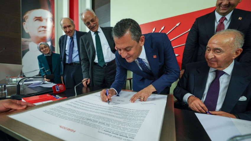 Özgür Özel 100 yıl sonraki CHP Genel Başkanı'na mektup yazdı