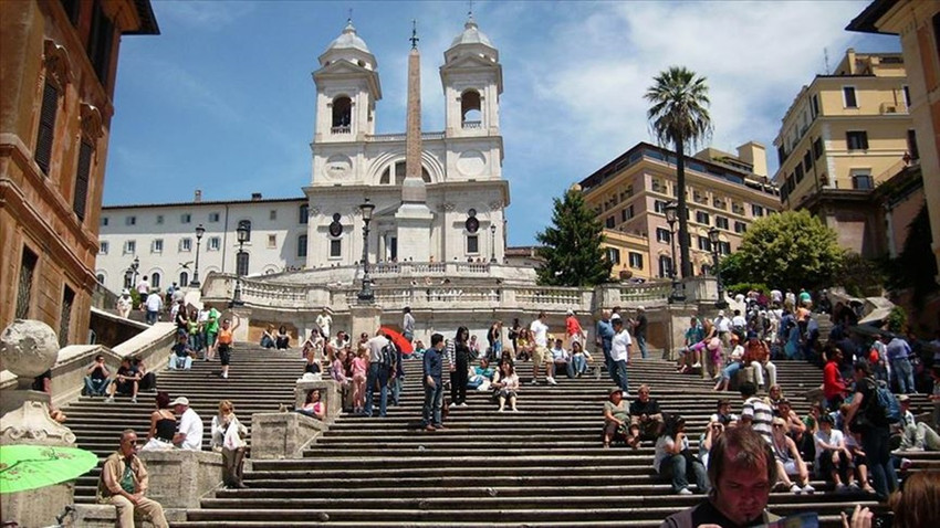 Roma'daki 'İspanyol Merdivenleri' İtalya ile Fransa'yı karşı karşıya getirdi