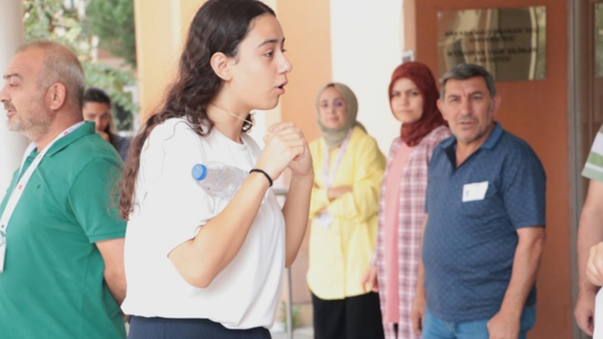 Altın kolyesini bırakmak istemedi, KPSS'ye girmekten son anda vazgeçti