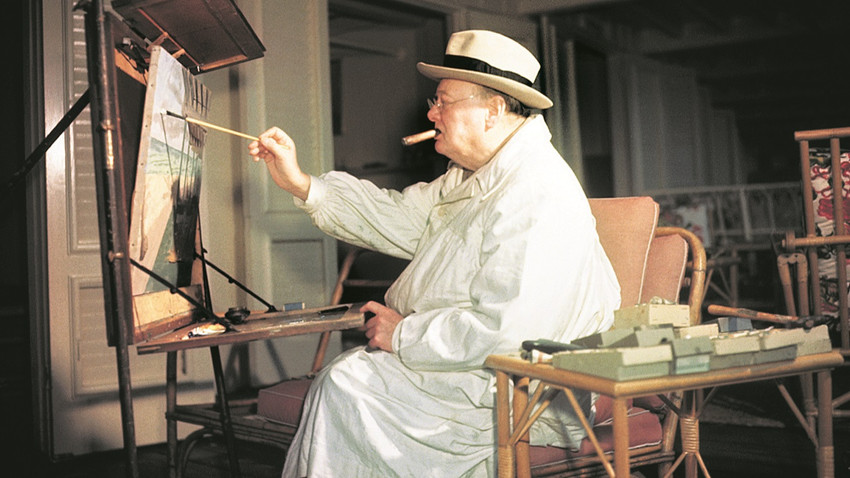 Churchill’in resim çizerken çekilmiş 1946 tarihli nadir bir fotoğrafı (Fotoğraf: Getty Images)