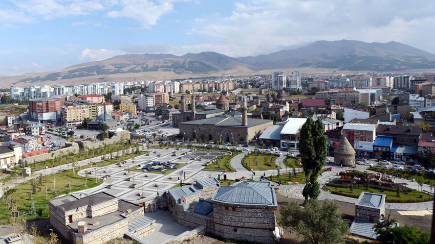 Erzurum'da 231 kişiye 'açık alanda içki' cezası