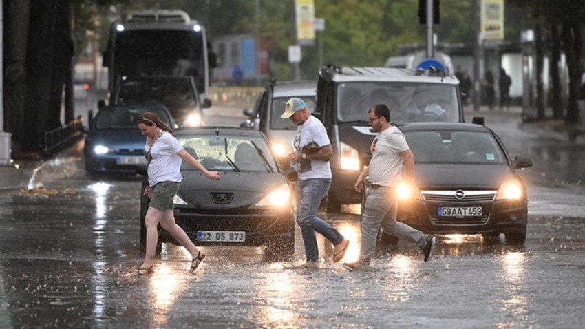 Soğuk hava Balkanlar'dan giriş yaptı, Edirne ve Kırklareli aşırı yağışa teslim oldu