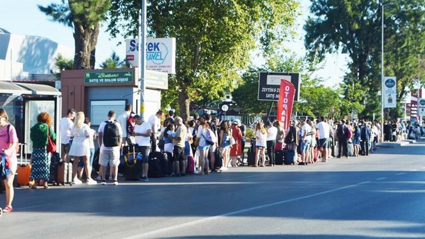 Çeşme'de uygulanan 'kapıda vize' uygulaması 12 Ekim'de durduruluyor